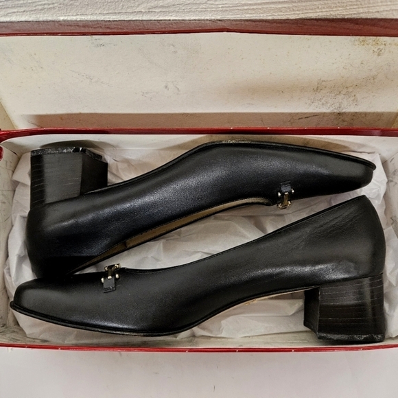 Salvatore Ferragamo Charade Vintage Calf Leather Heels in Black and Gold Sz 9.5 - Picture 13 of 13